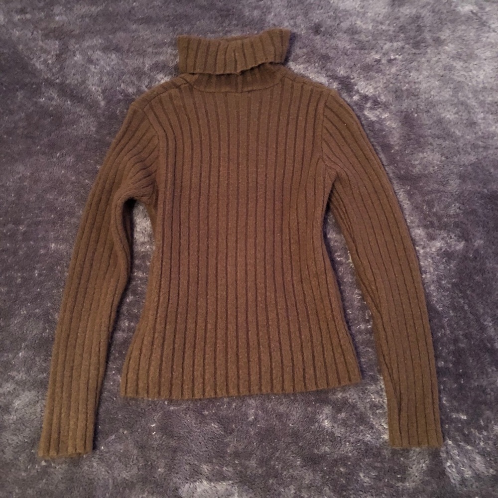 Green Turtle neck
